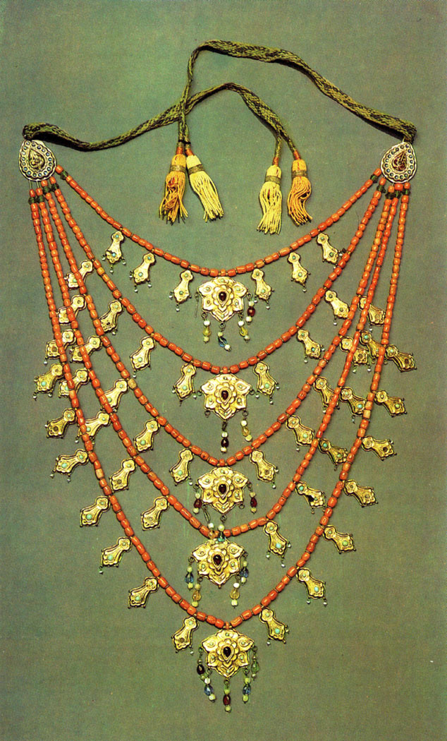 Djiviak necklace