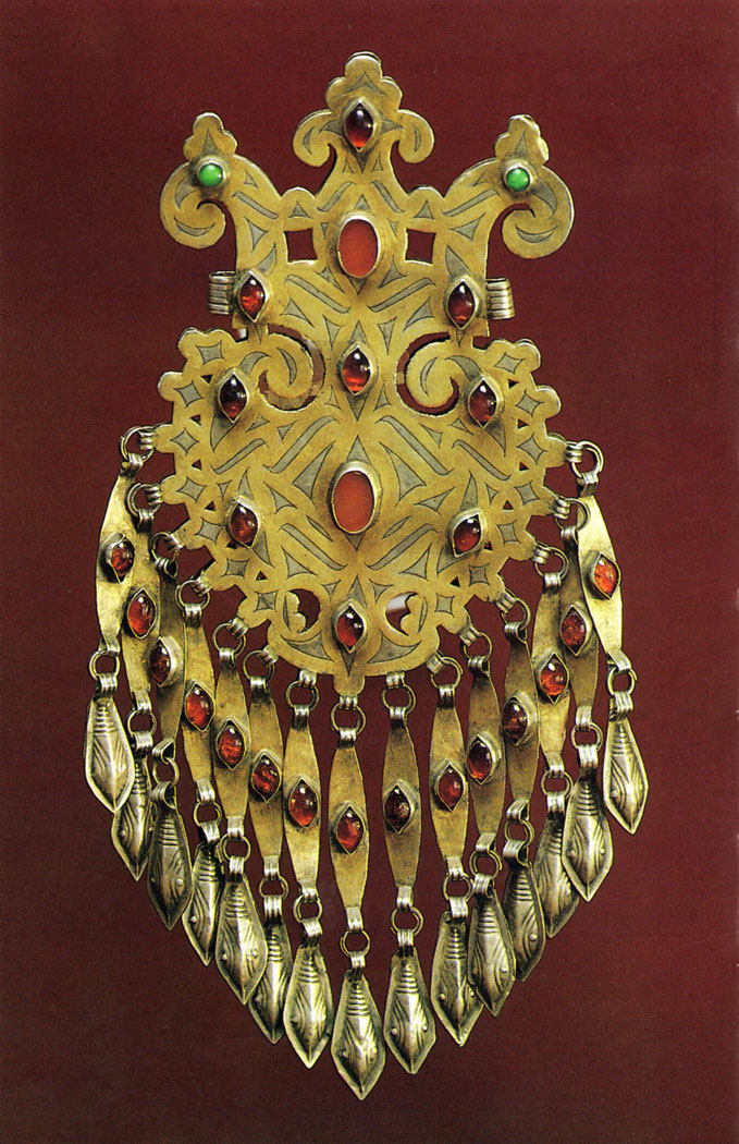 Dagdan female pectoral