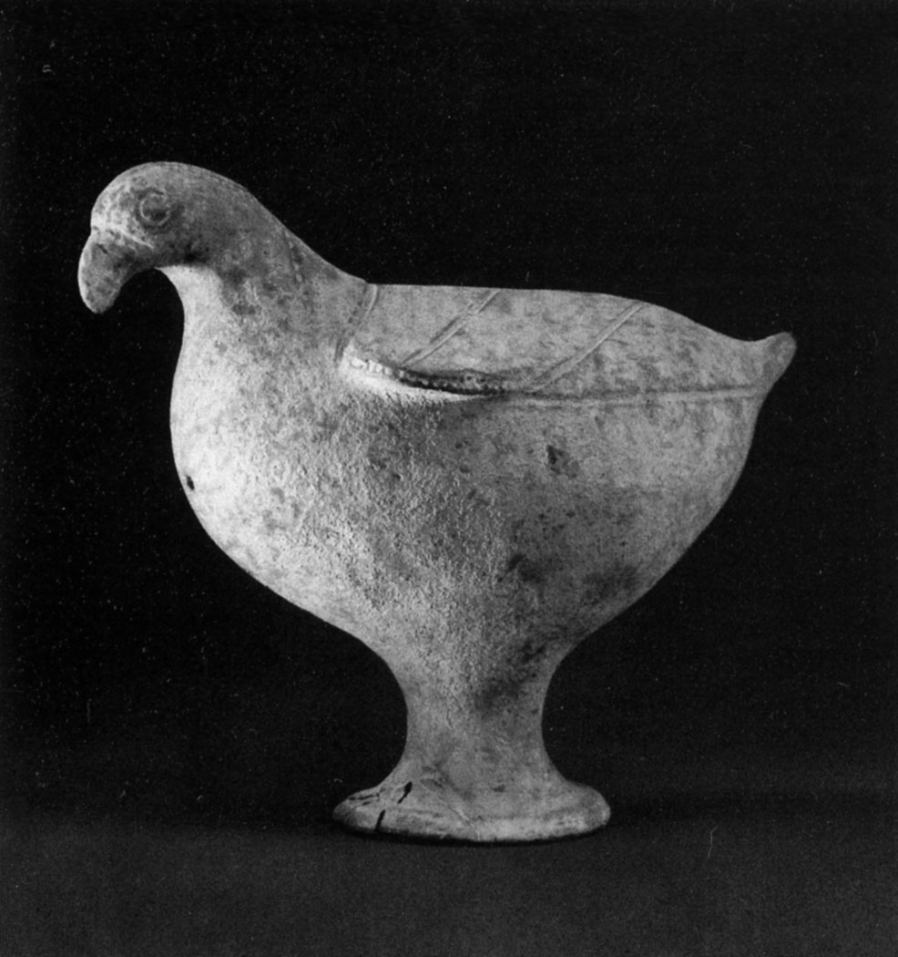 Falcon-shaped vessel