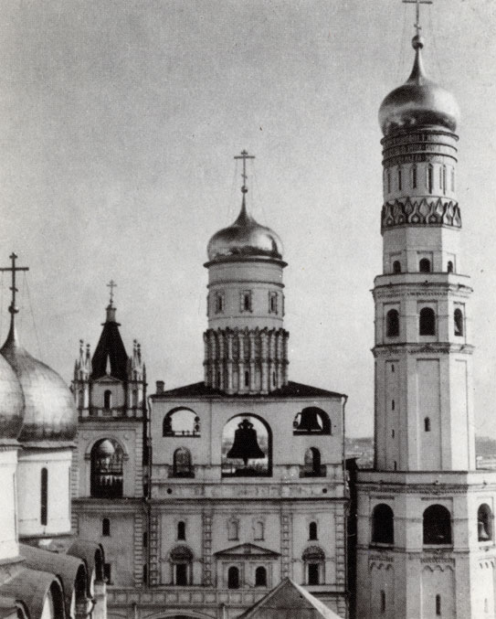 Древний Кремль богат колоколами