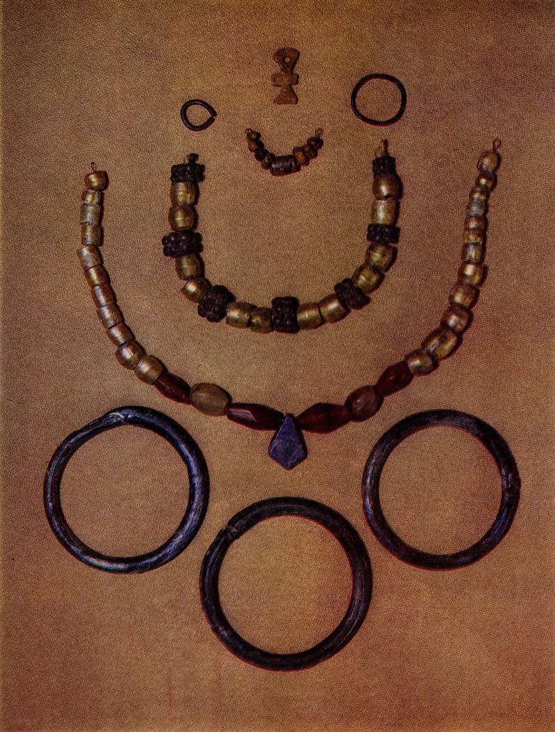Set of woman's ornaments 11th century 