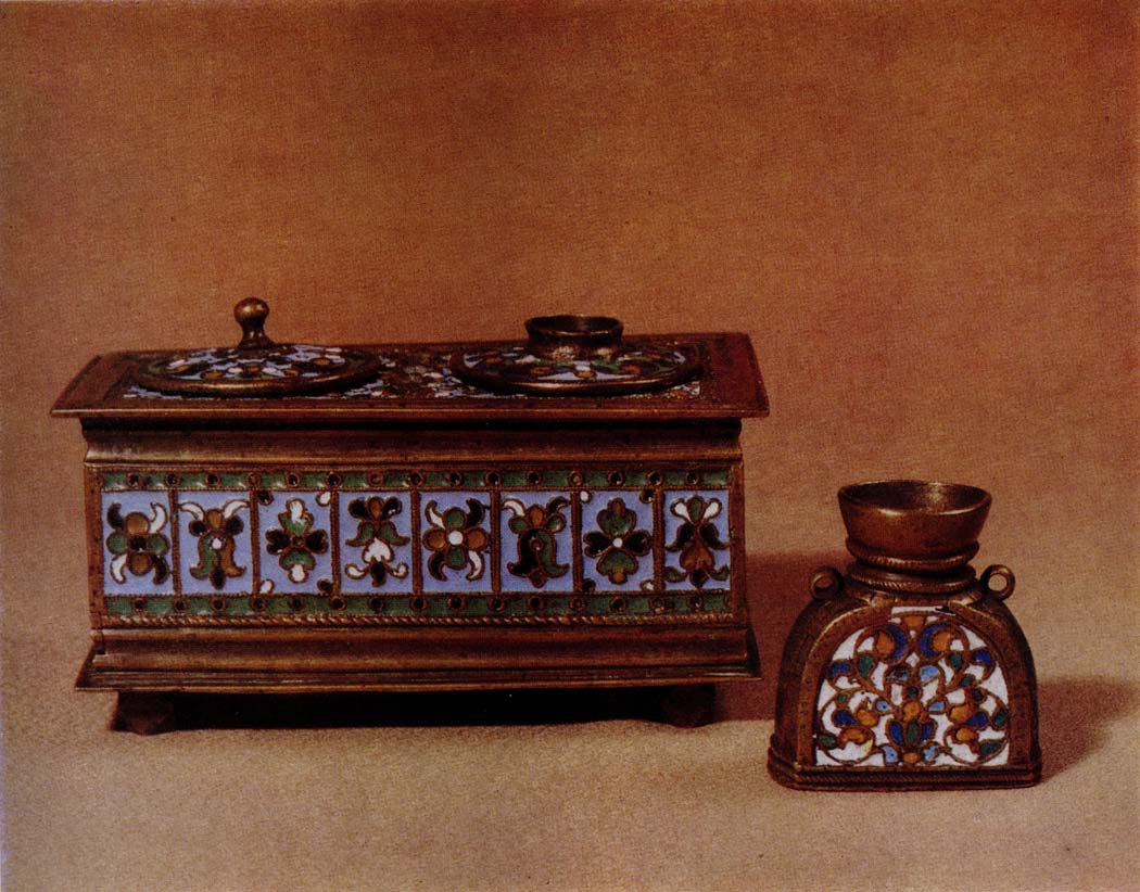 Чернильный настольный прибор и чернильница подвесная Конец XVII - начало XVIII века