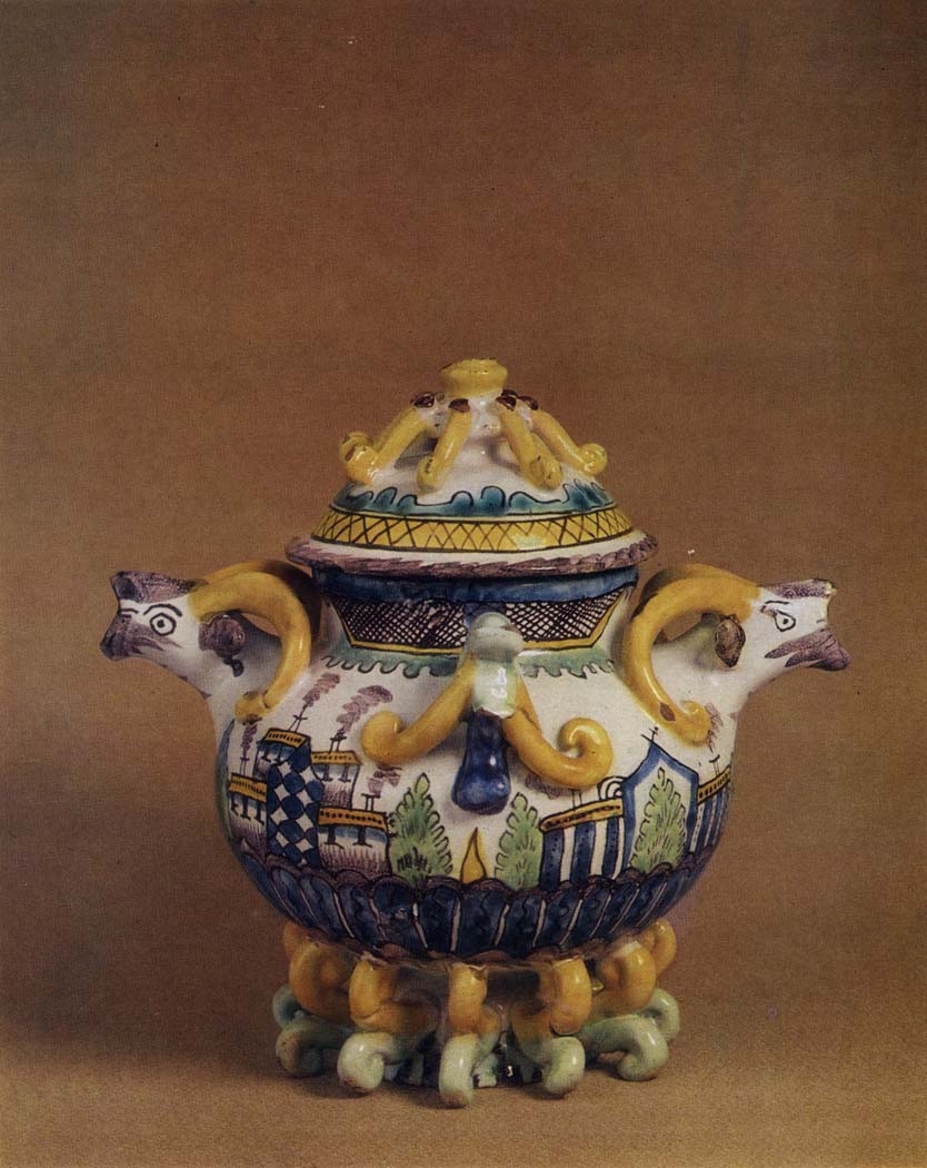 Kvass-holder with a lid 1770. Gzhel 