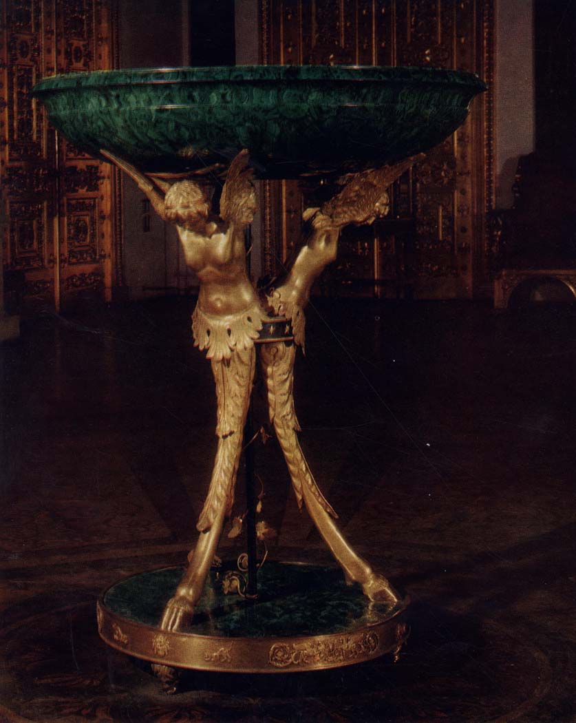 Чаша на треножнике Начало XIX века По рисунку А. Н. Воронихина 