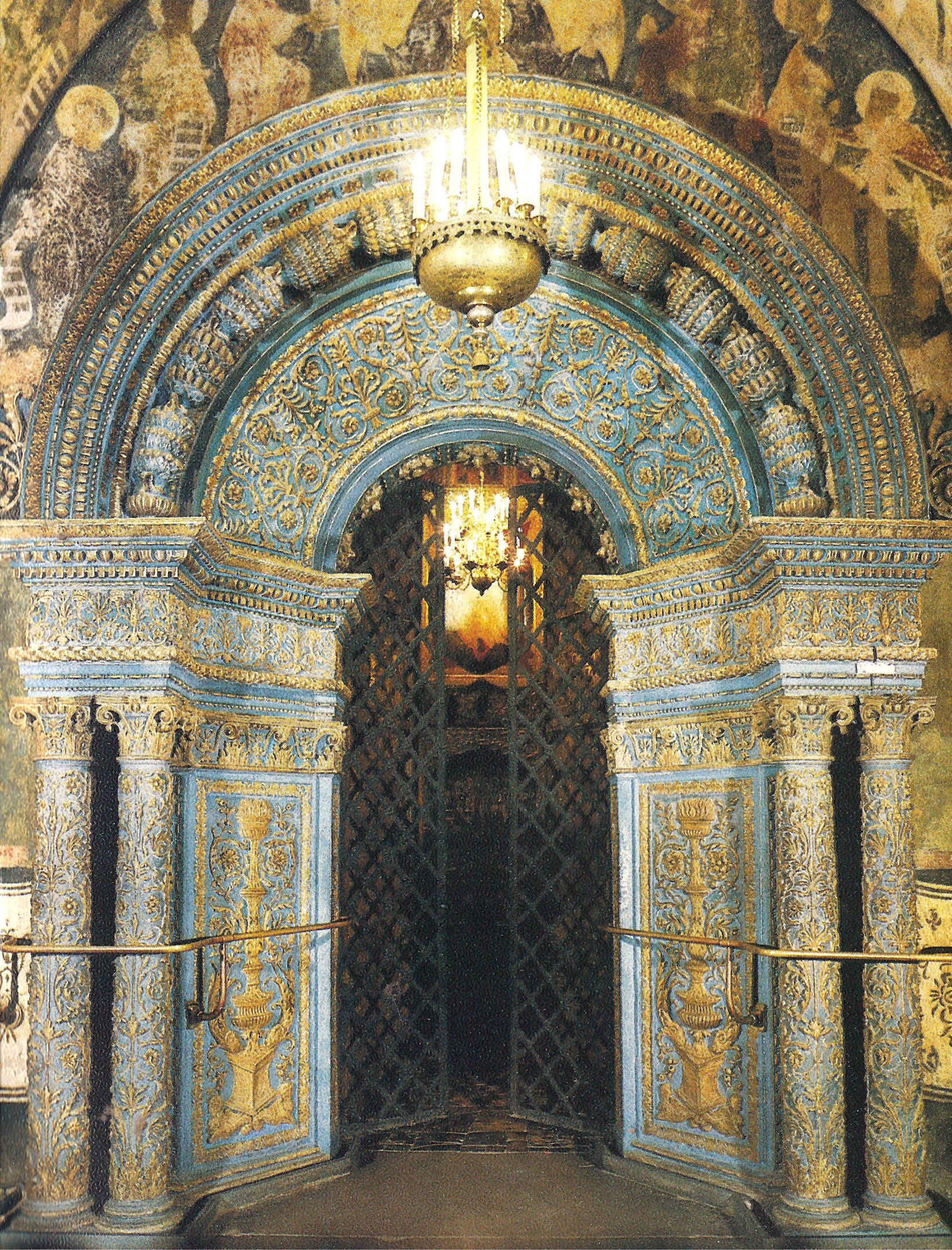Западный портал  XVI в. Общий вид. Western portal.  16th century. General view