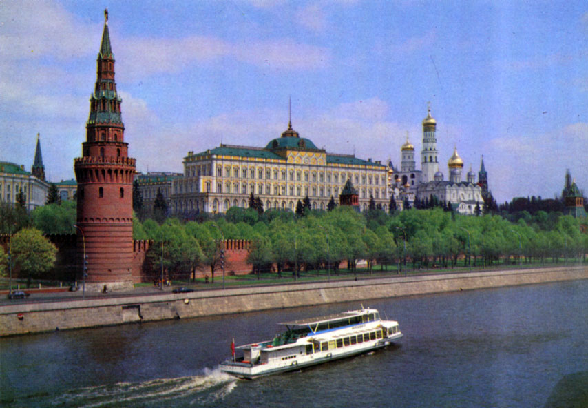Московский Кремль. Вид с Большого Каменного моста
