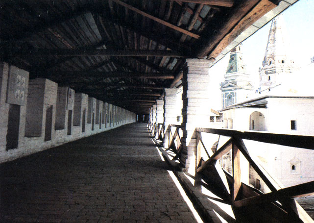 Крепостная стена, средний ярус. (Fortified wall. Middle tier. 16th-17th centuries) Фото Б. Попова
